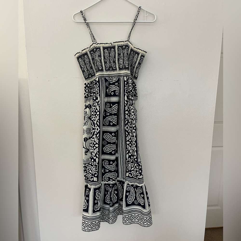 Tommy Hilfiger floral smocked midi dress 100% cotton size medium navy blue white